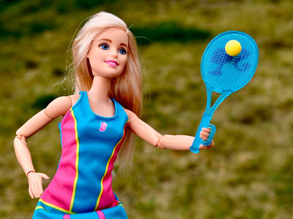 Carrera de Barbie 2018 en CDMX jugando tenis