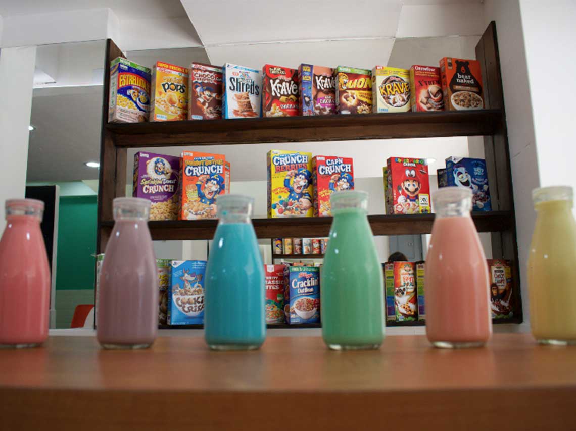 Estación cereal: un bar con 150 cereales leches de colores