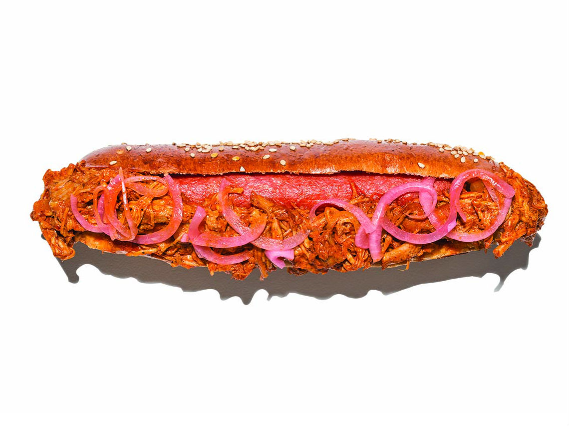 Hot dog de cochinita pibil en Lucky Dog 