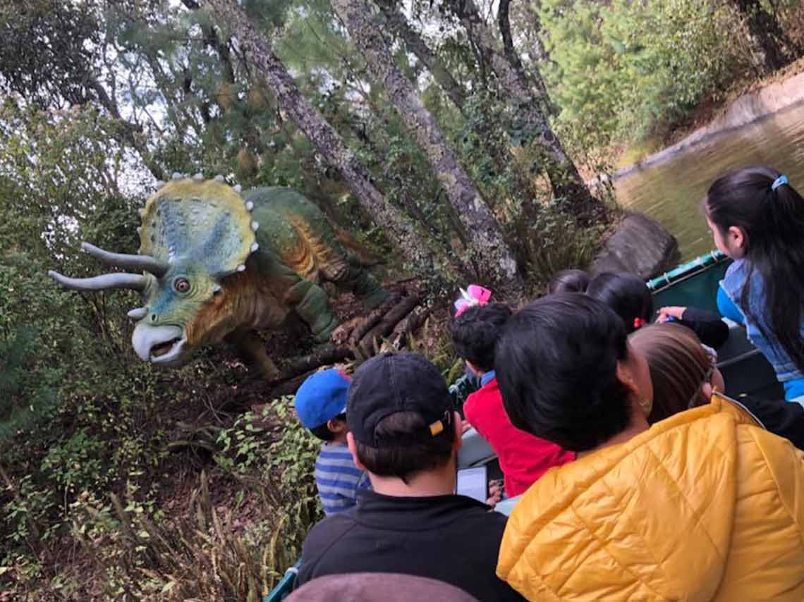 Río Jurásico: mira dinosaurios en un recorrido en lancha 0