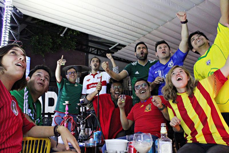 Vive el mundial en Corredor Salamanca, ¡come, bebe y siéntete en el estadio!