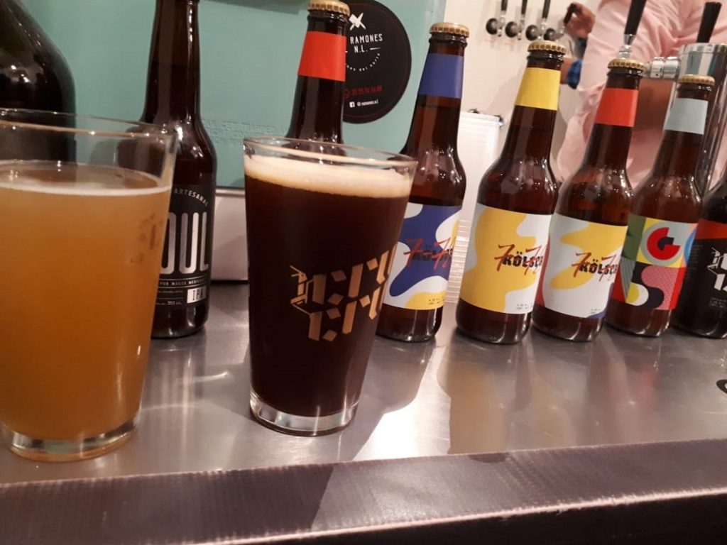 Clases de salsa con cerveza y chorifest en cervecería CRU CRU