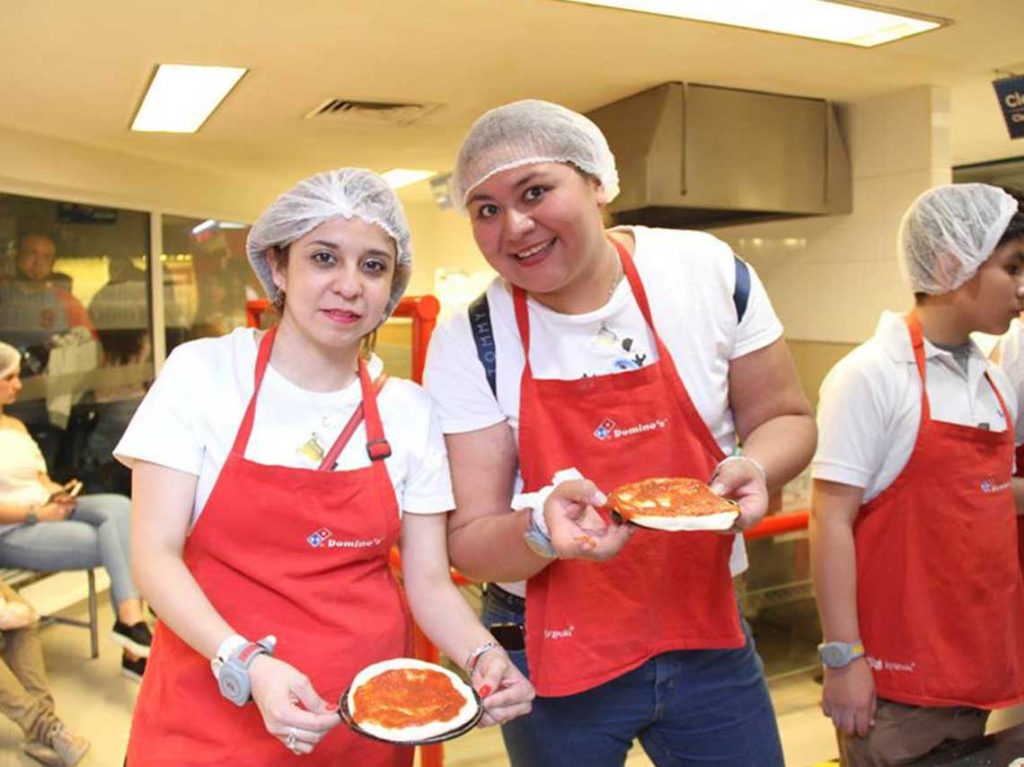 Noche de amigos en KidZania pizza