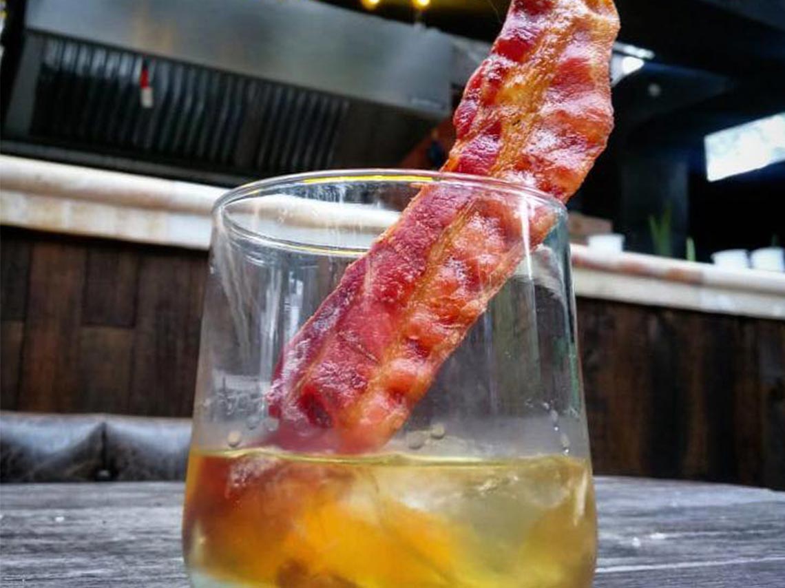 Bebidas con tocino en CDMX bourbon