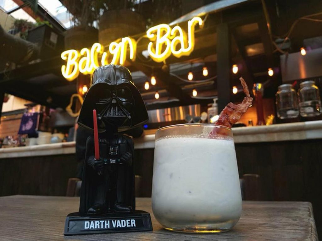 Bebidas con tocino en CDMX ¡hay malteadas con bourbon y cervezas!