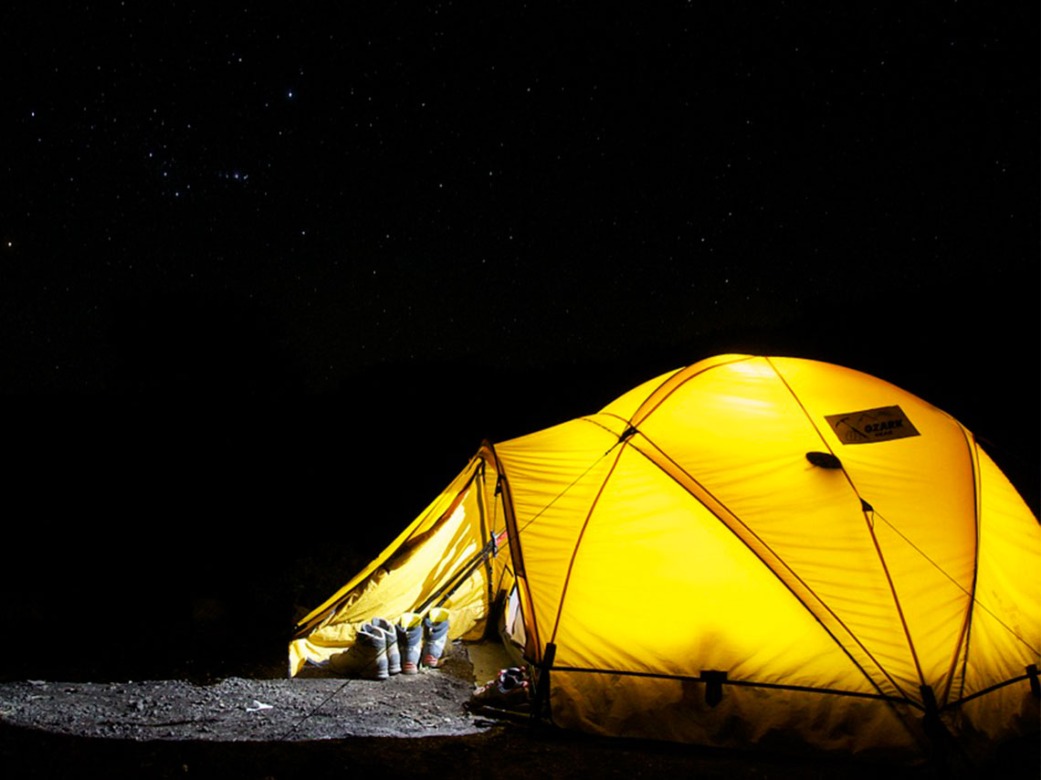 Campamento astronómico en las Estacas casa de campaña