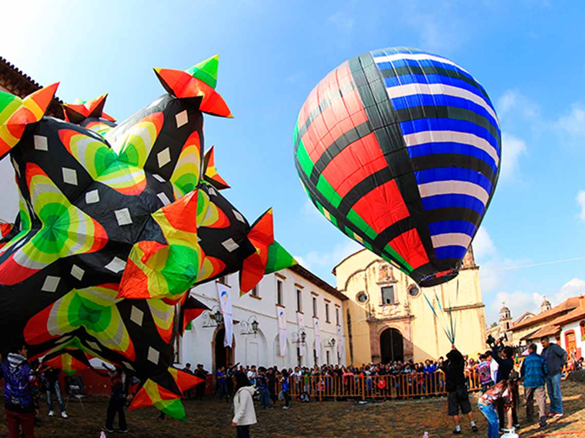 Cantoya Fest 2018 en Pátzcuaro globos de papel de china