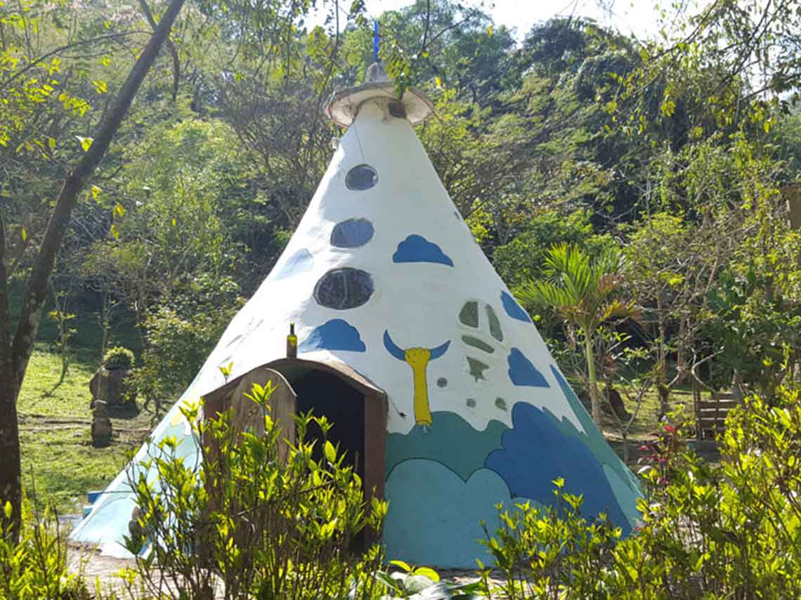 Casa Caracol: duerme en una cabaña tipis norteamericana