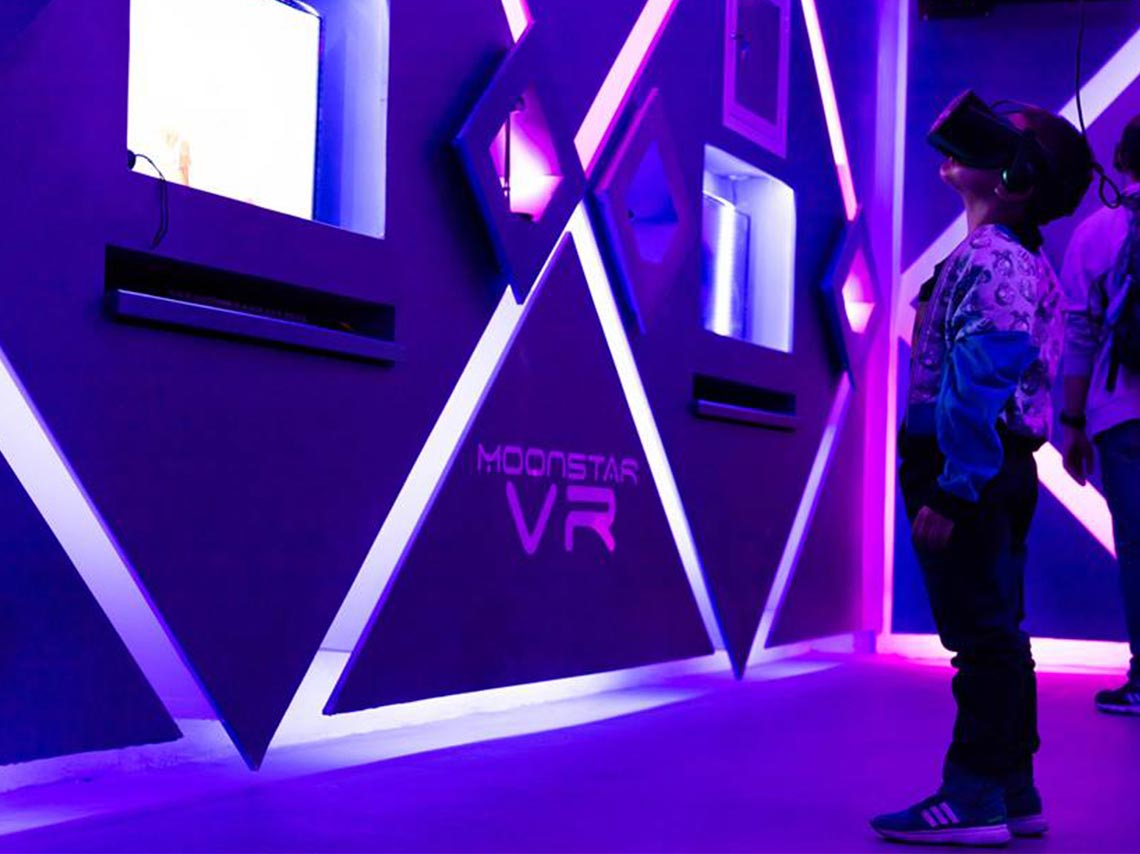 sala de realidad virtual en CDMX nino jugando