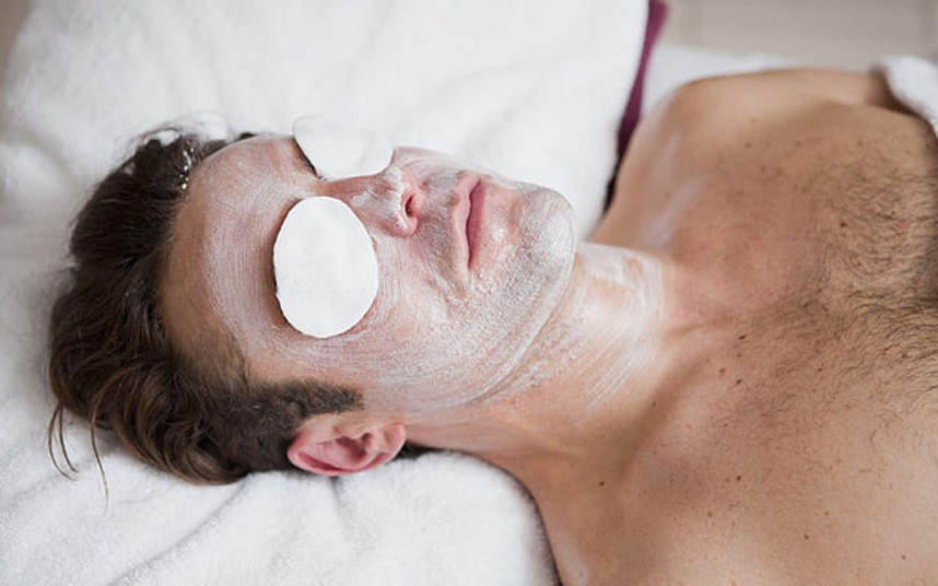 ELLOS TAMBIEN CUIDAN SU PIEL LIMPIEZA FACIAL PROFUNDA PARA HOMBRE 