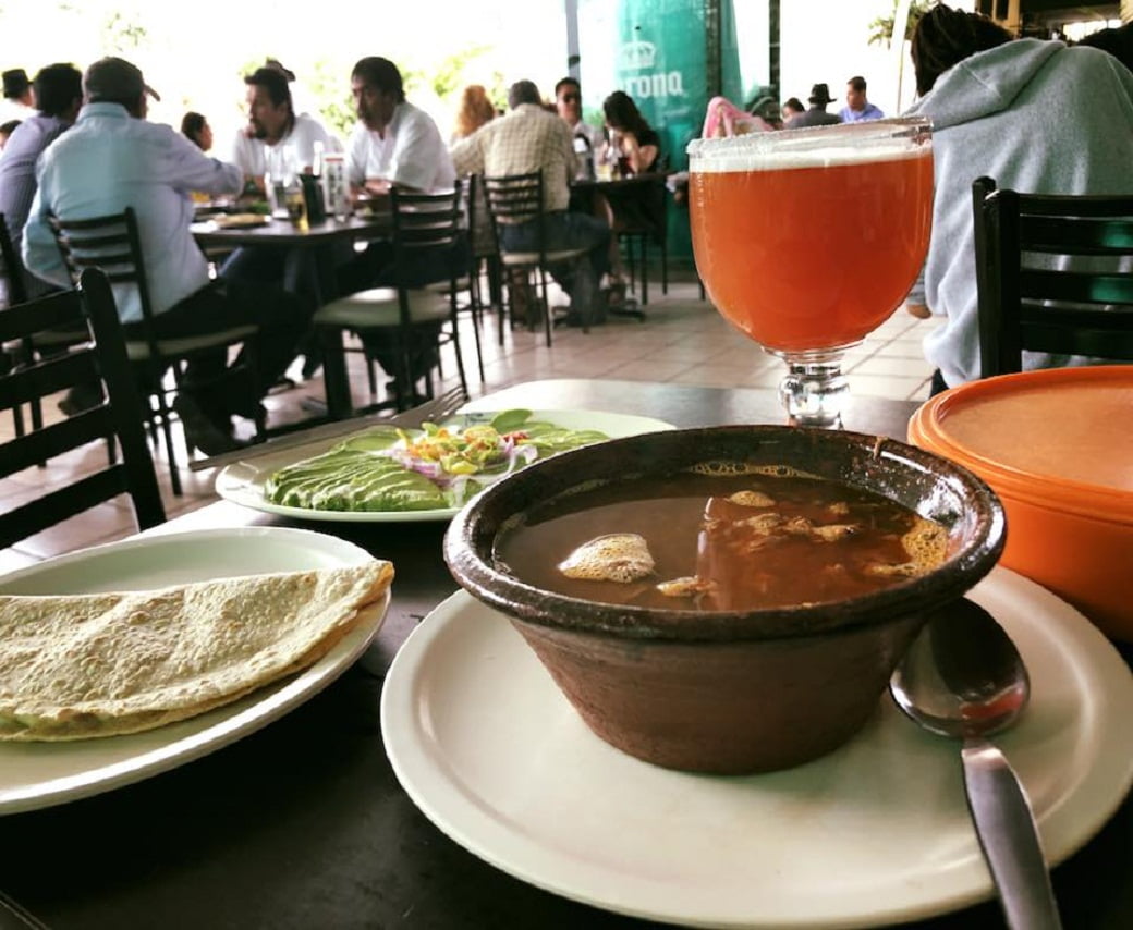 Para ver el Mundial: ¡chelas y birria desde las 7 de la mañana! 4