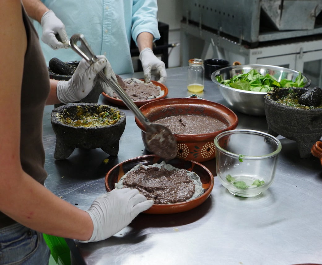 Chidasmx recomienda Mapachtli: taller de salsa y mezcal