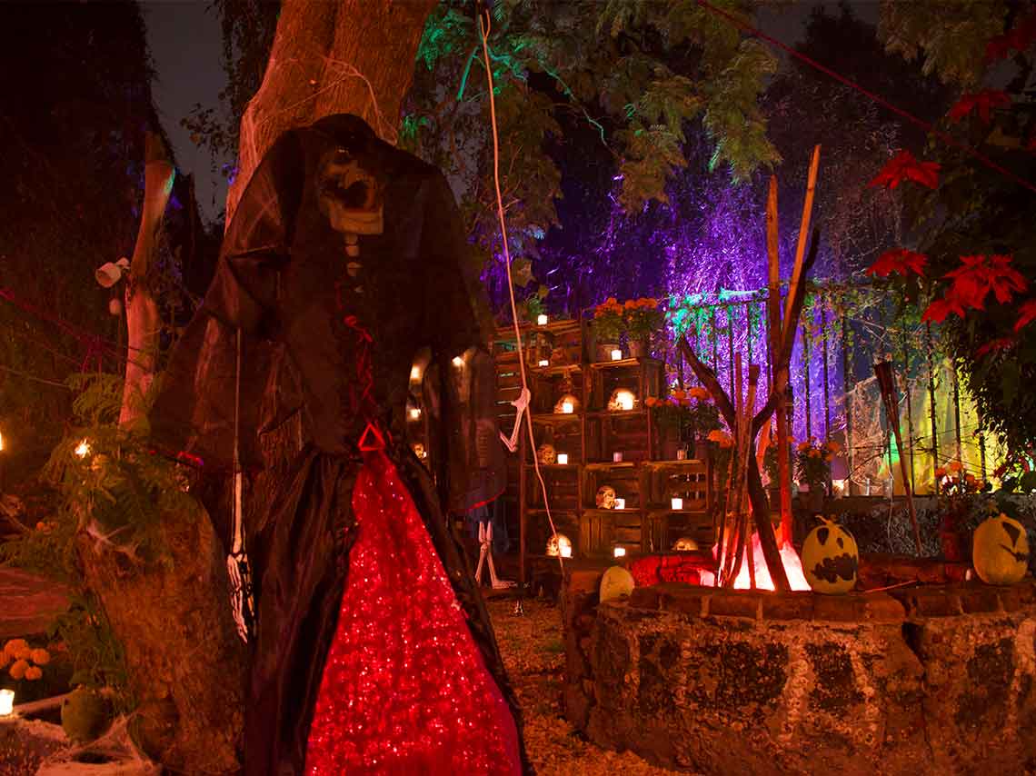 La Catrina en Trajinera 2018 en Xochimilco ofrenda