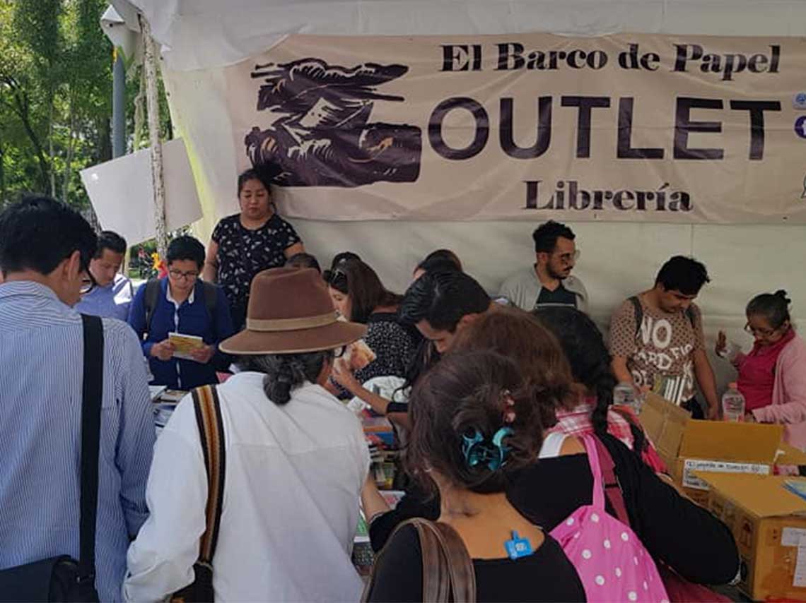 Outlets de libros en la Alameda Central feria del libro