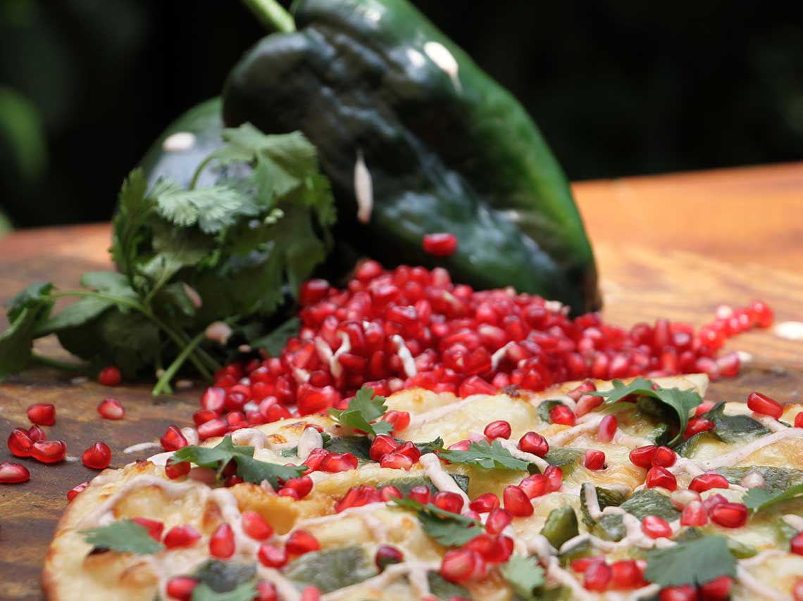 pizza de chile en nogada en CDMX pizza al horno