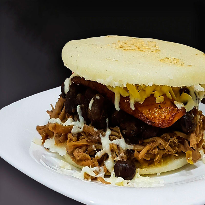 ¡Hora feliz en Merkatto Veintiuno! el mercado gourmet al norte de CDMX