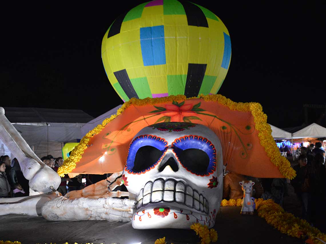 Cumbre de Catrinas en Teotihuacán 2018 ofrendas