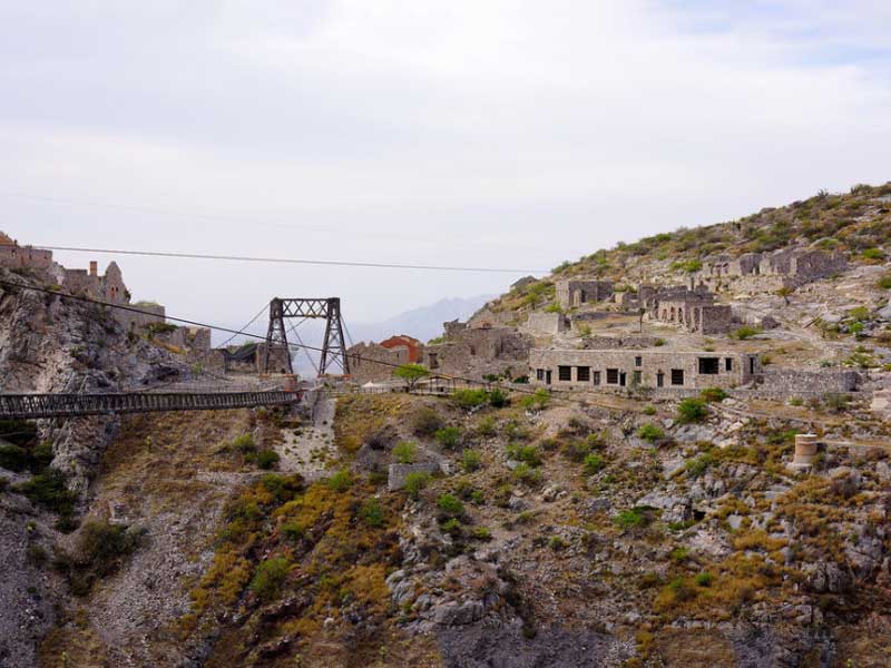 Puente de hierro en Ojuela