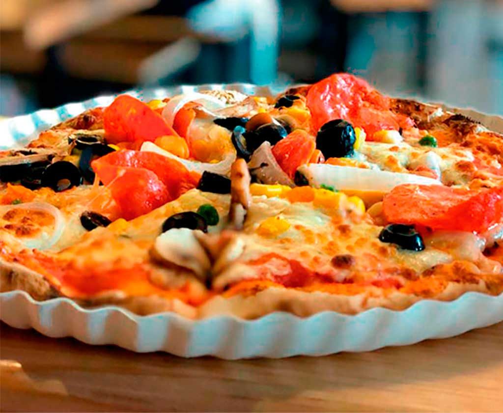 ¡Hora feliz en Merkatto Veintiuno! el mercado gourmet al norte de CDMX