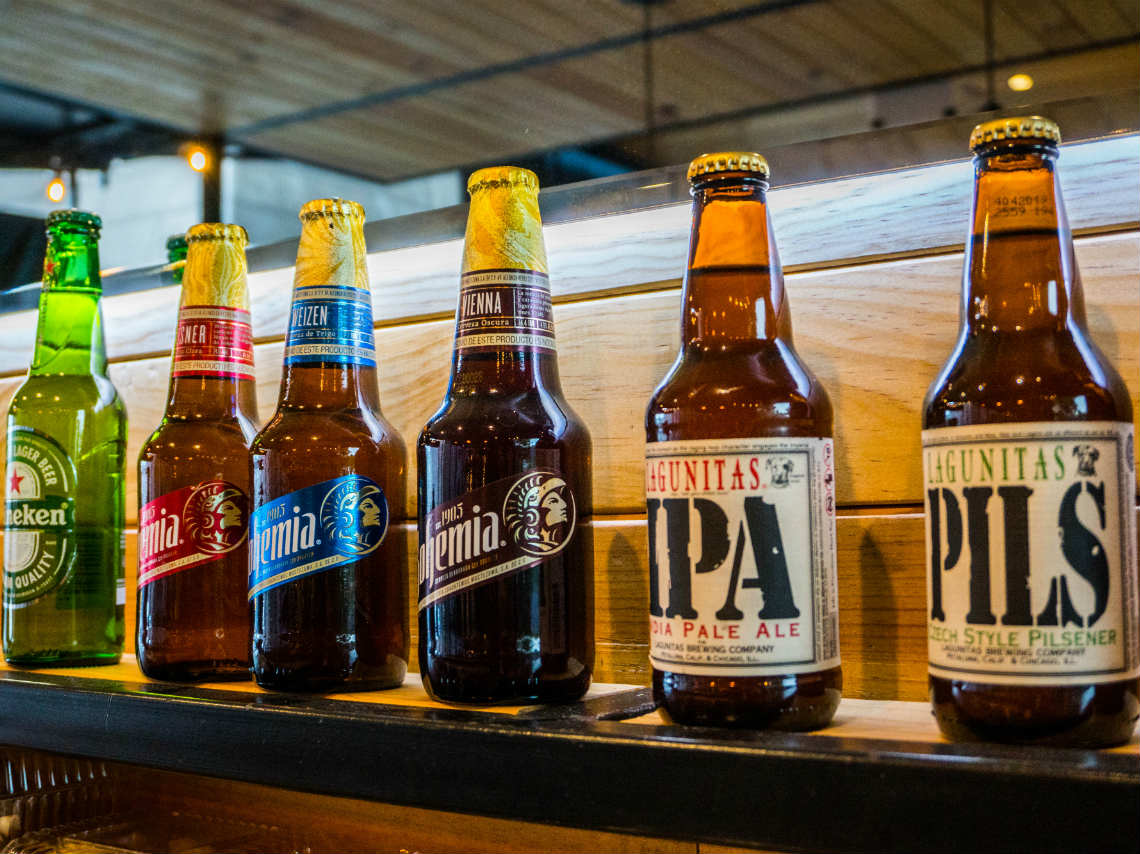 Terraza de la Cineteca: variedad de cervezas