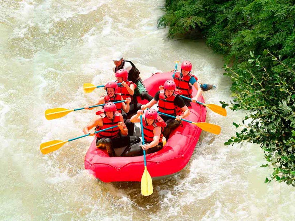 Xavage, el nuevo parque extremo de Xcaret ¡con kayak, tirolesas y rápidos!