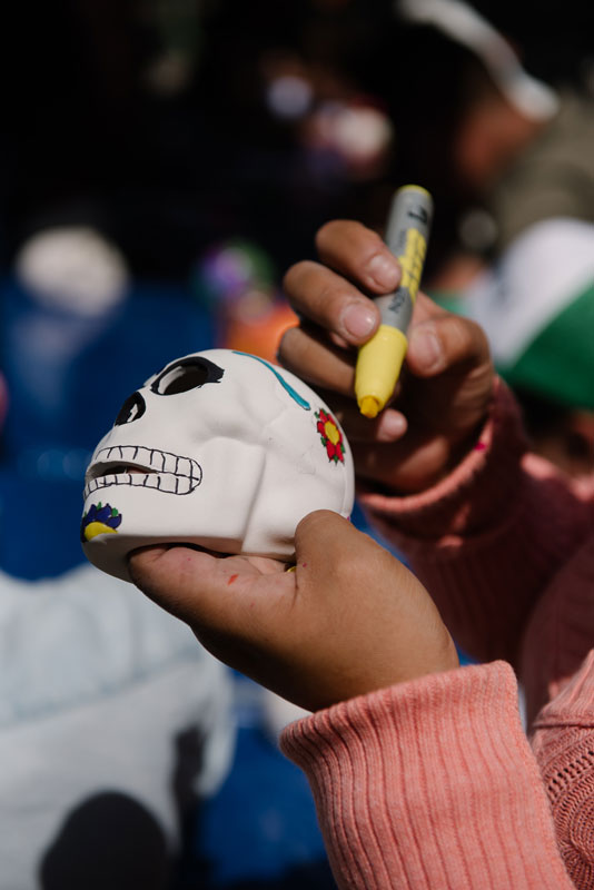 Gran exposición de mega cráneos en CDMX, ¡tú puedes pintarlos!