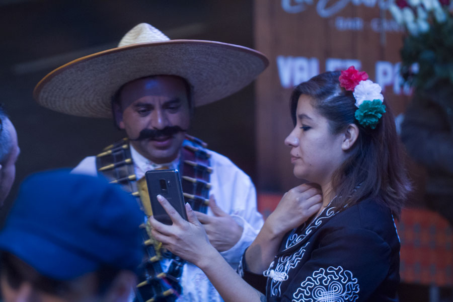 la-santisima-cantina-personalidad-mexicana-2