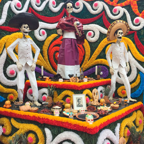 Tour de teatros y museos para visitar en Día de Muertos