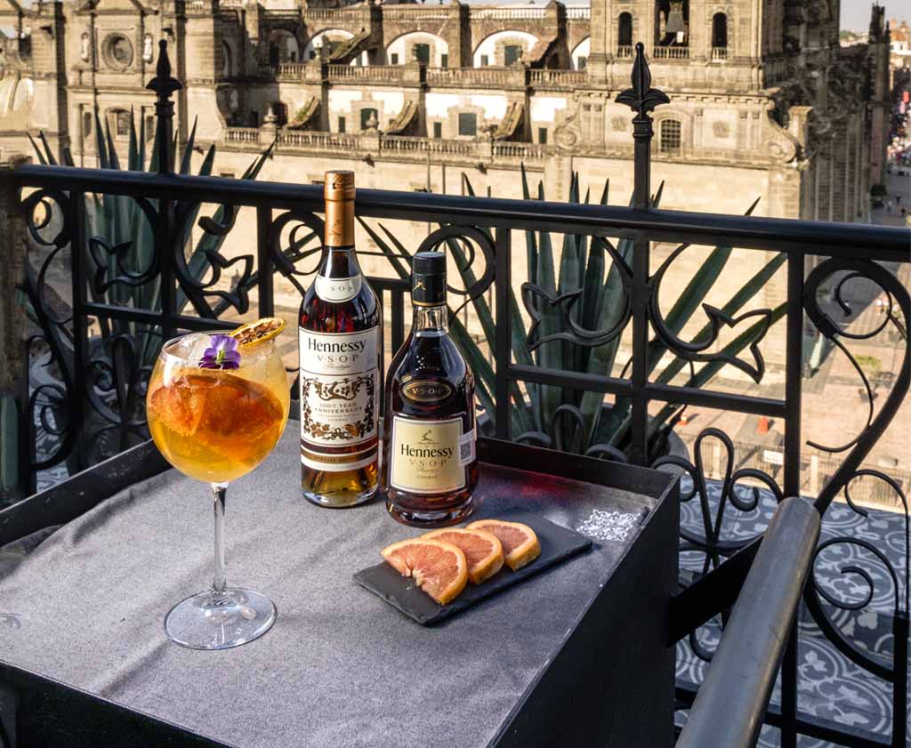 Hennessy V.S.O.P te invita a celebrar sus 200 años con un recorrido por cantinas y restaurantes icónicos en la CDMX