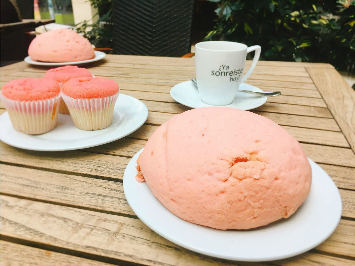 manteconchas rosas con causa y conchas