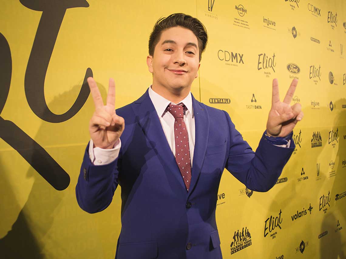 premios-eliot-2018-conoce-a-los-nominados-alfombre-2017-eliot-chanel-media-premios-youtubers-mario-aguilar-comedia