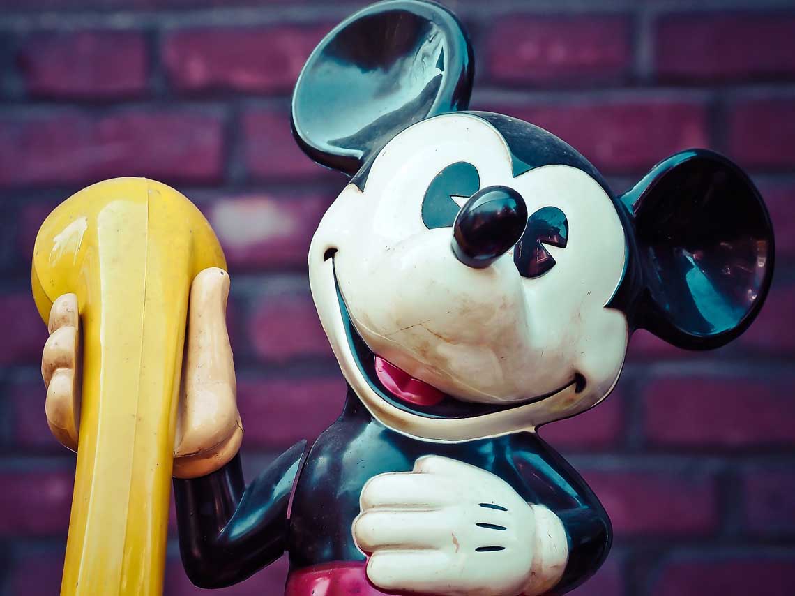 Celebra los 90 años de Mickey Mouse en el MUJAM