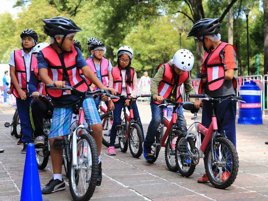 cartelera del bosque de chapultepec en noviembre bici escuela