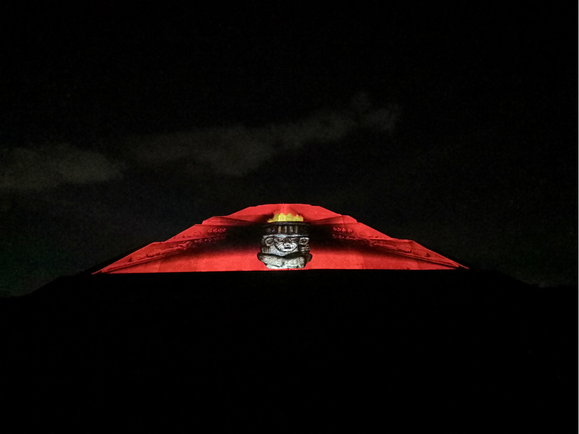 Experiencia nocturna en Teotihuacán mapping