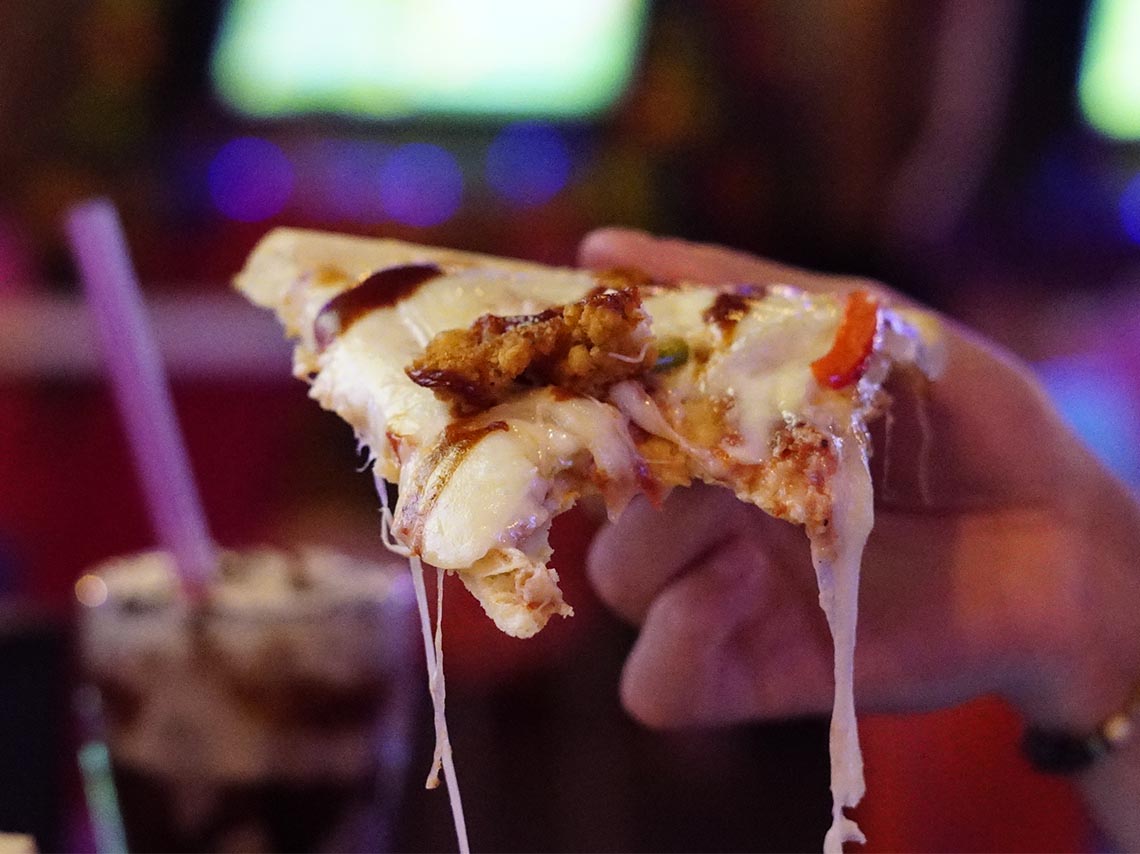 Fiesta geek de los 90's: pizza ilimitada