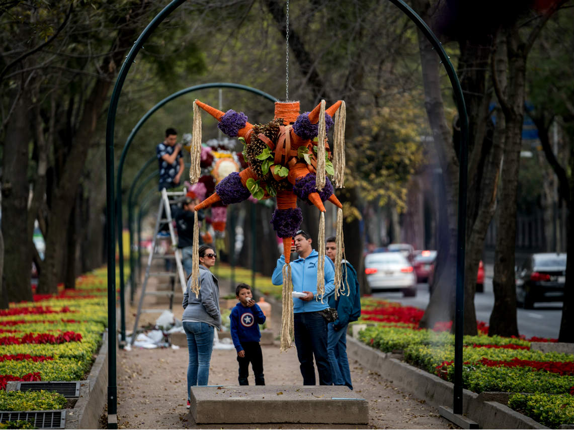 Piñatas y flores 2018: exposición en Reforma