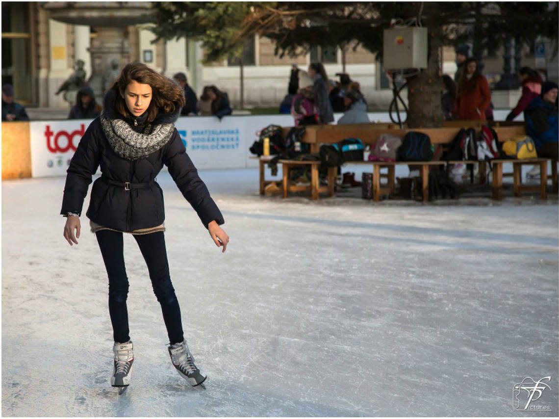 3 experiencias congeladas para navidad patinadora