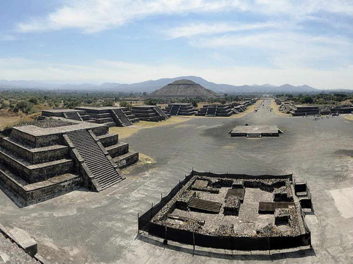 ¡Noche de leyendas en Teotihuacán! Con vuelos en globo, música y más