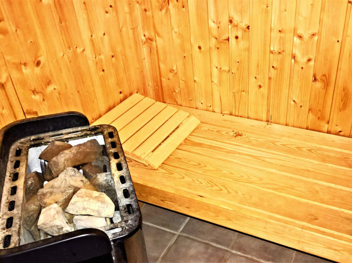 5 Lugares calientitos para conocer con tu pareja sauna