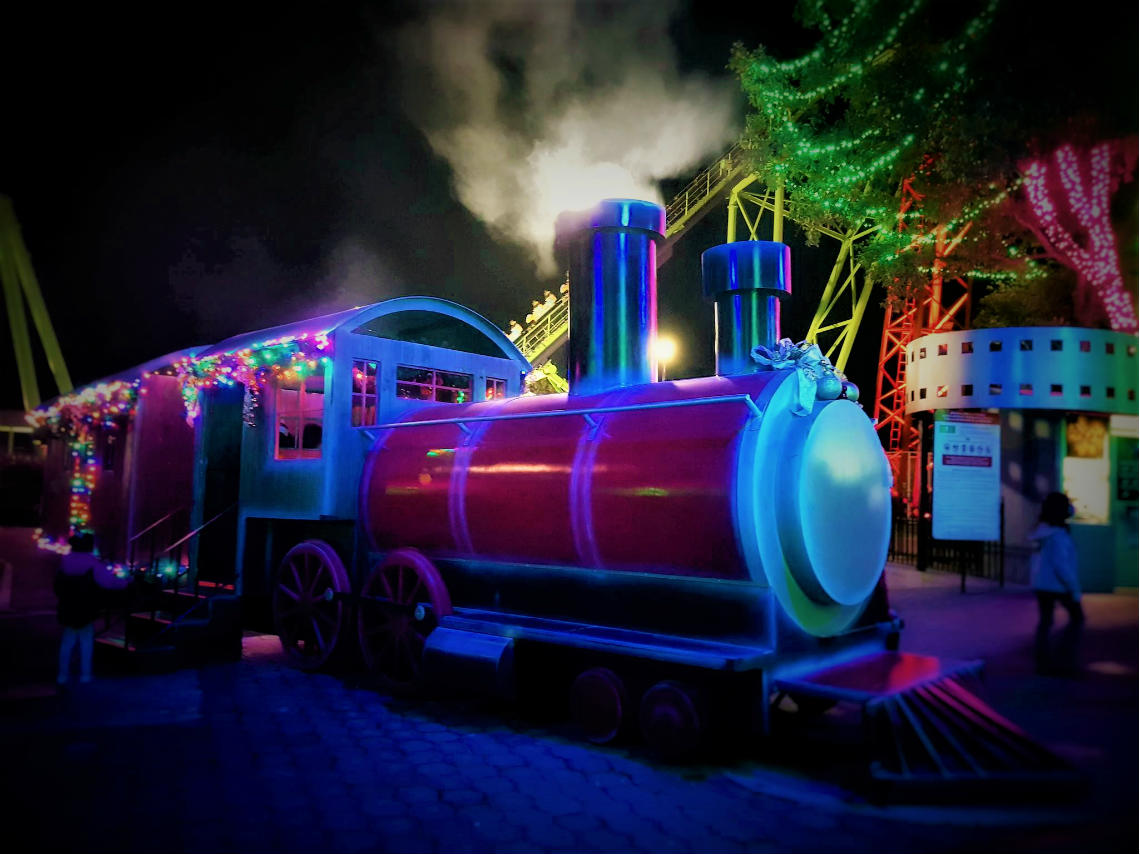 Christmas in the Park en Six Flags 2018 tren