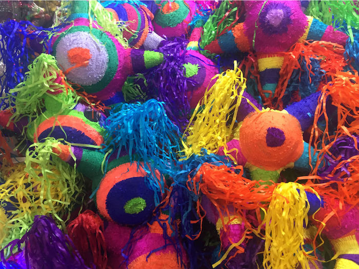 Dónde buscar las mejores piñatas para tu posada