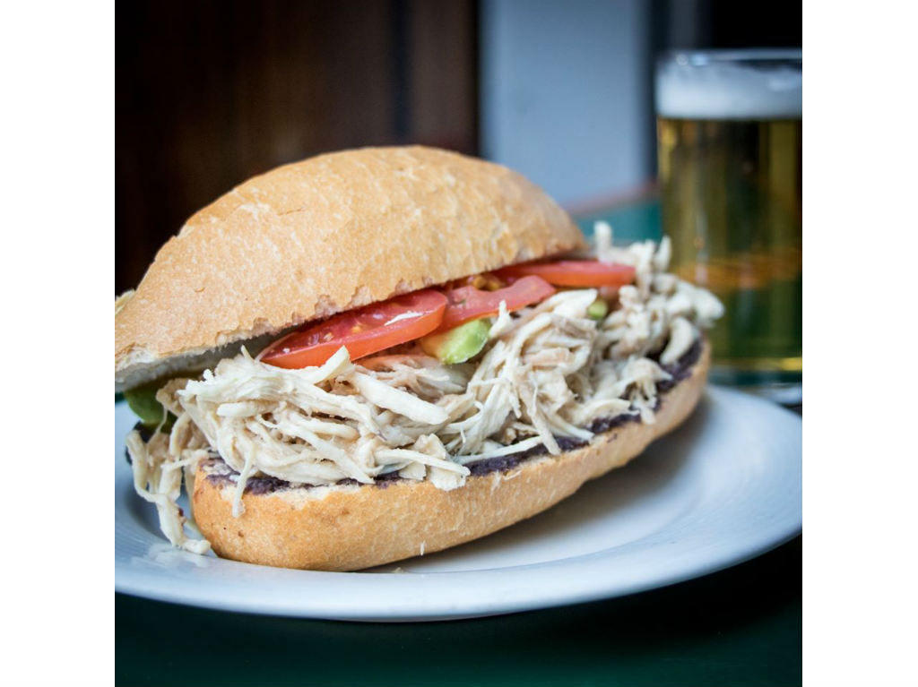 tortas-de-bacalao-y-pavo-en-riviera
