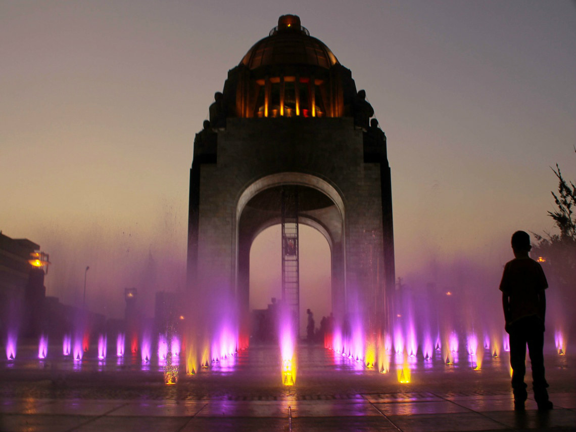 10 lugares romanticos en cdmx monumento revolucion