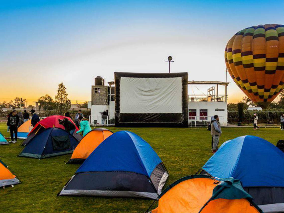 Cine, Picnic y Camping en Teotihuacán pantalla