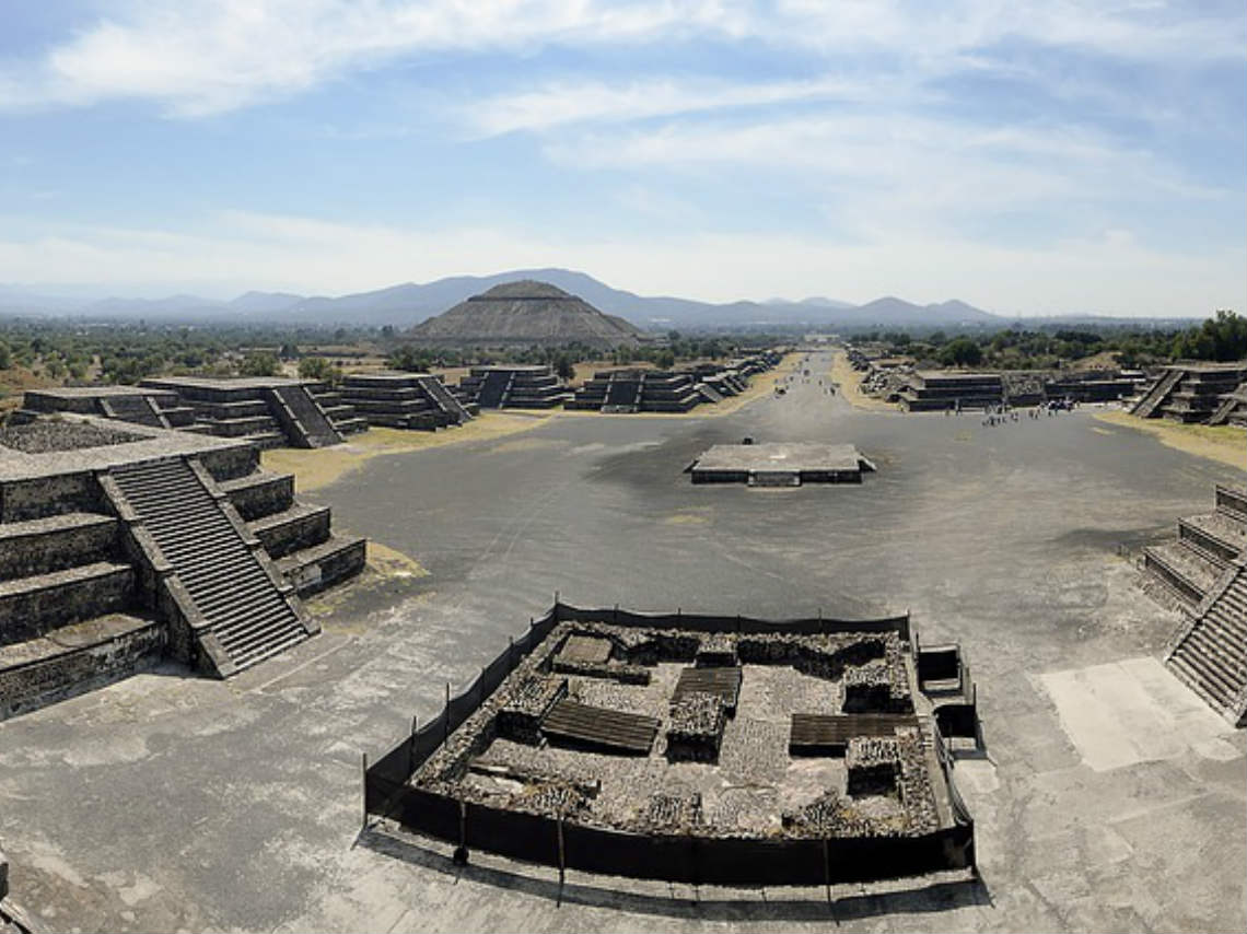 Cine, Picnic y Camping en Teotihuacán piramides