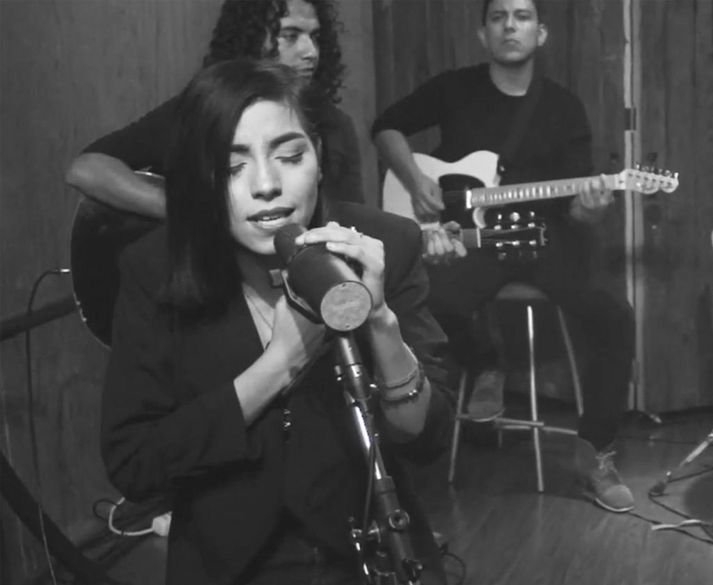 Daniela Calvario en el Foro Indie Rocks!