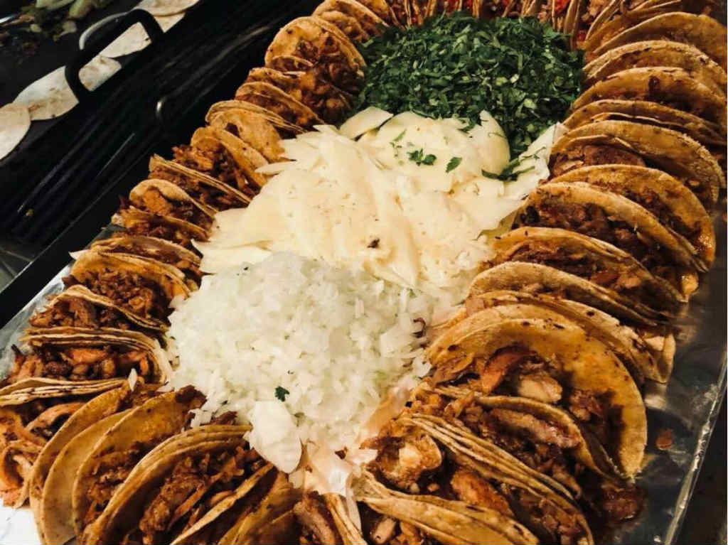 rosca-de-tacos-en-cdmx-guarniciones