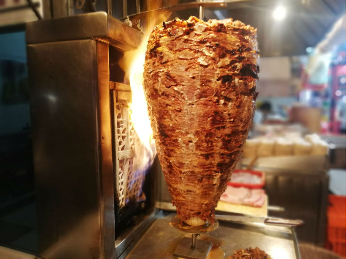 rosca-de-tacos-en-cdmx-trompo-piña