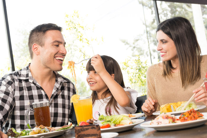 Lugares para visitar en familia: boliches, parques, restaurantes, viajes