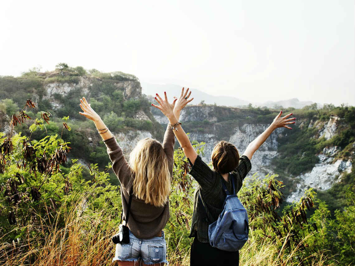 Dónde ir de viaje con tu mejor amiga: un plan sólo para chicas